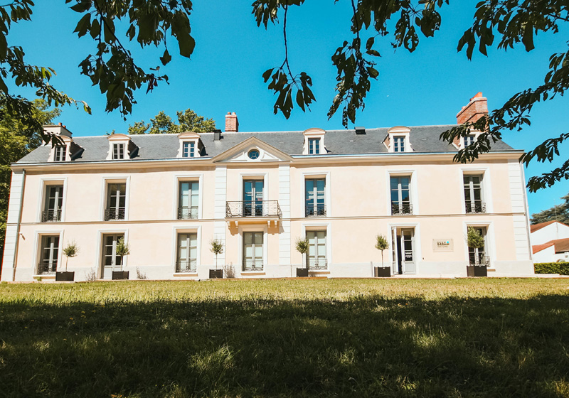 Slider-labeliises-800x560-Spa-Deep-Nature–Demeures-de-Campagne-Parc-du-Coudray-01